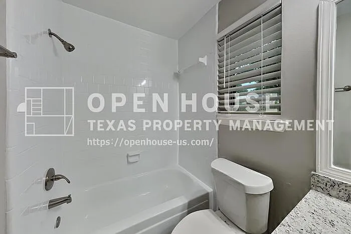 719 Fernglade Dr — Photo 16