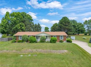 1133 Scenicrest St NW, Uniontown, OH 44685