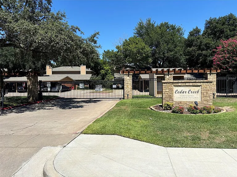 5720 Cedar Creek Dr — Photo 1