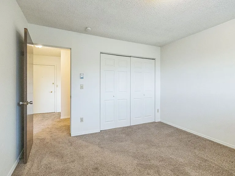 20th Ave Apartments — Photo 15