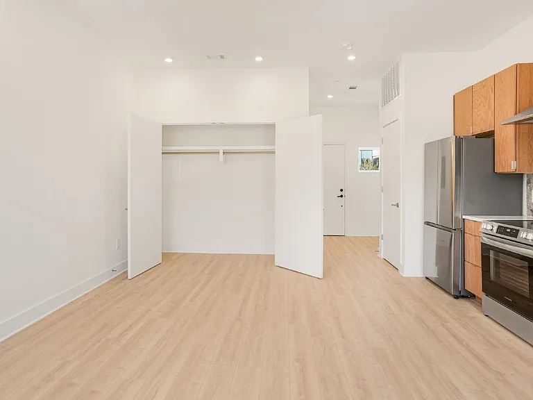 1310 Lischey Ave #204 — Photo 14