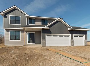 6470 Sunlight Dr, Pleasant Hill, IA 50327