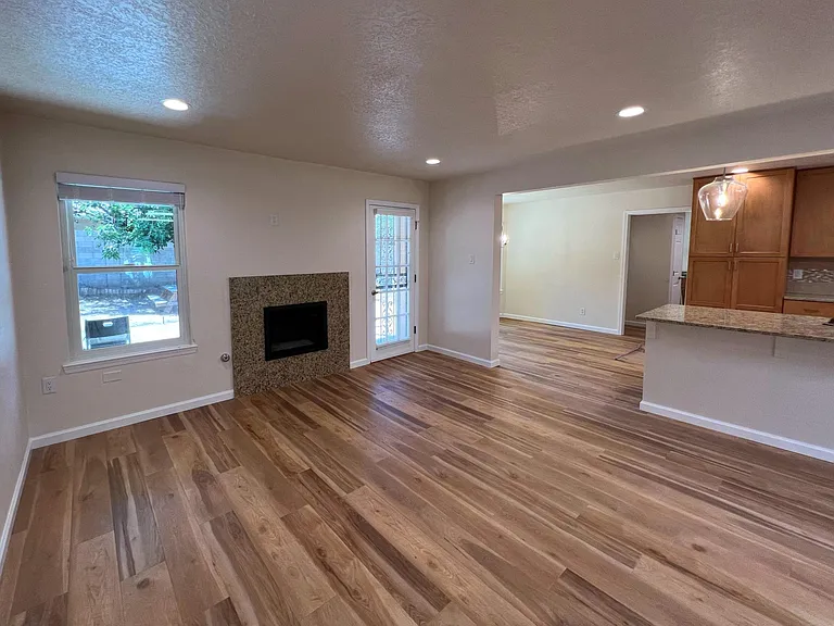 4328 Magnolia Dr NE — Photo 6