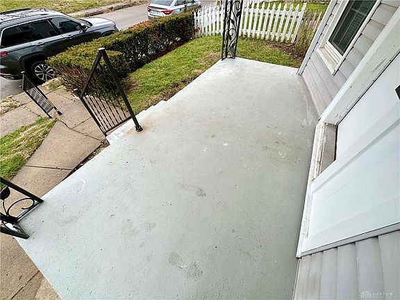 4th image of 221 Volkenand Ave