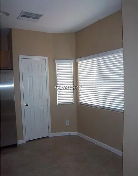 3761 Hollycroft Dr — Photo 11