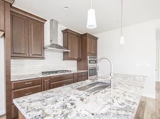 8 Spring Mill Rd, Warminster, PA 18974