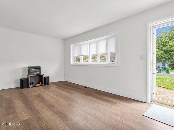 5th image of 449 Alfred Road