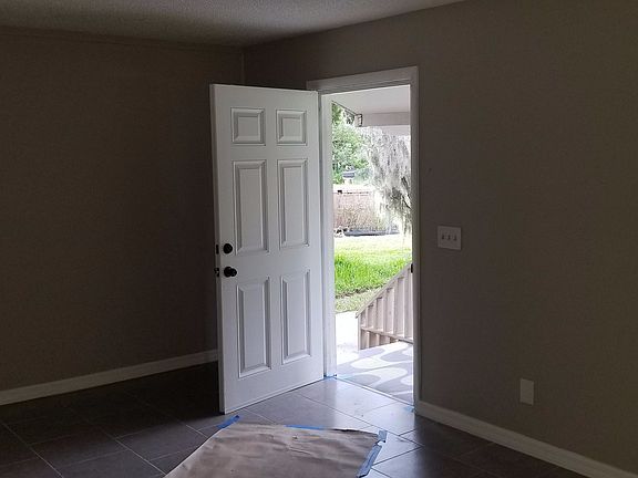 3rd image of 7623 Brentwood Dr