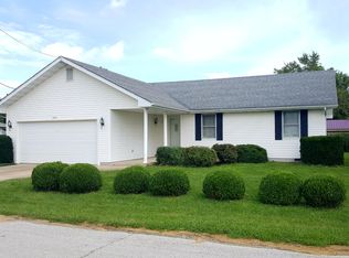 220 S McMahan St, Seymour, MO 65746