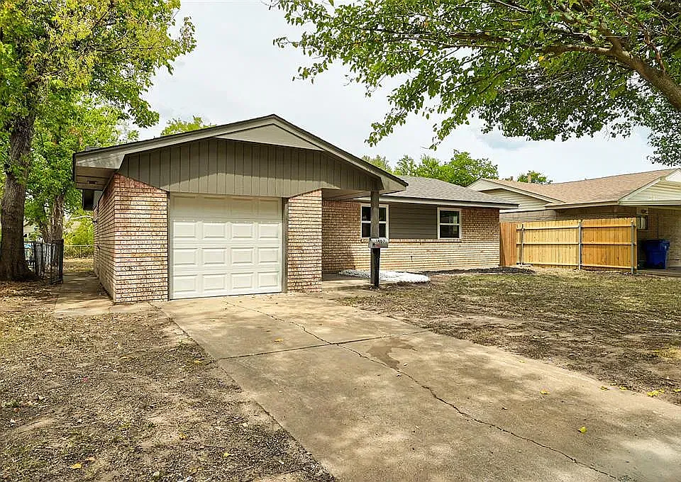 3 bed, 1026 sqft, $1,525 — Photo 2