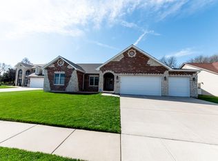 26 Expedition Trail Ct, Saint Charles, MO