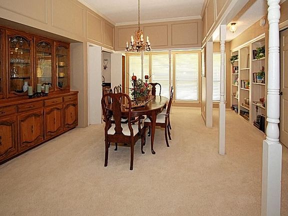 5th image of 911 Angela Dr