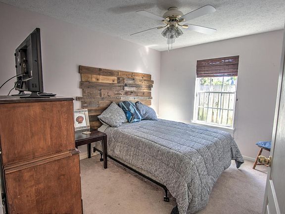 4th image of 320 Hibiscus Ave