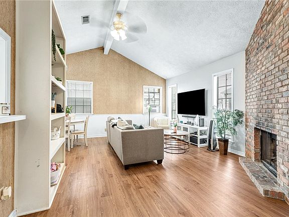 2nd image of 2523 Cross Timbers Dr