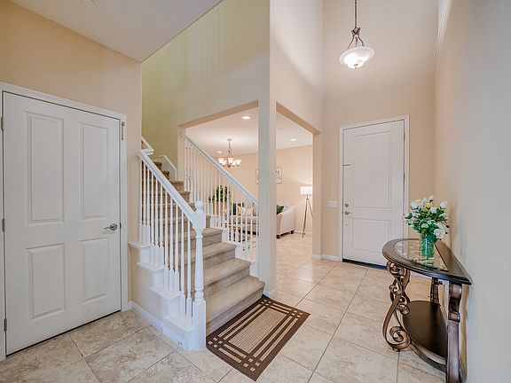 2nd image of 27114 Aspen Pl