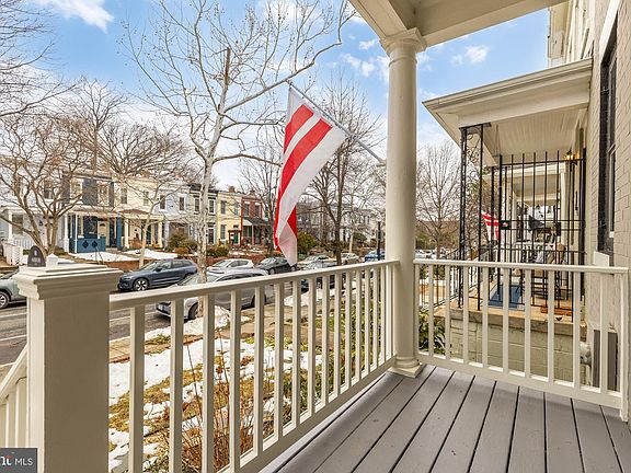 2nd image of 313 14th St NE