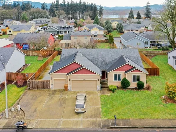 3600 Park Dr, Columbia City, OR 97018