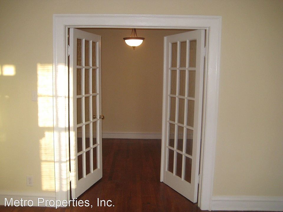 2nd image of 607 Roseneath Rd APT 1