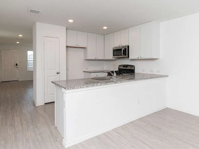 5812 San Geronimo — Photo 2