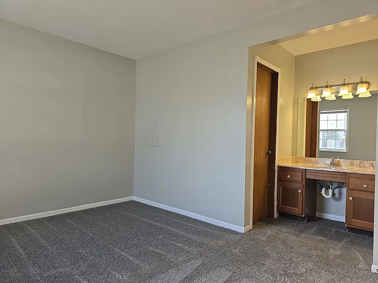Lynnwood Apartments — Photo 7
