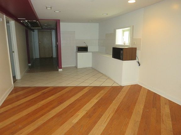 3rd image of 3055 N Parkside Ave