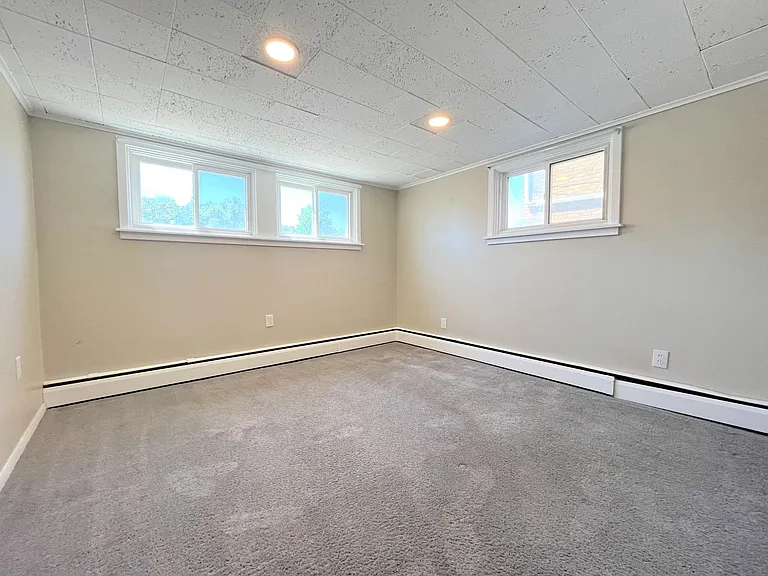 2676 Sheridan Dr — Photo 2