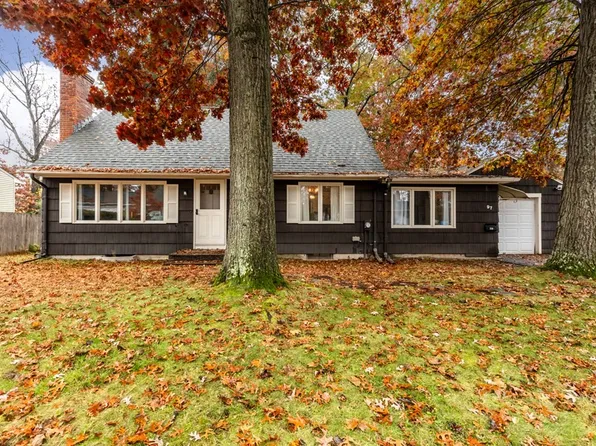 97 Hadley St, Springfield, MA 01118