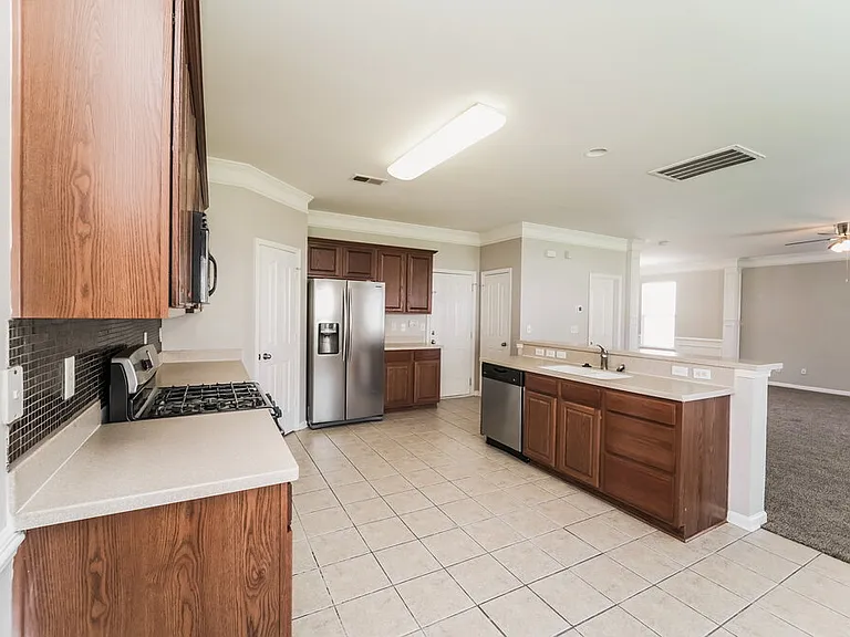 620 Wrayhill Dr — Photo 9