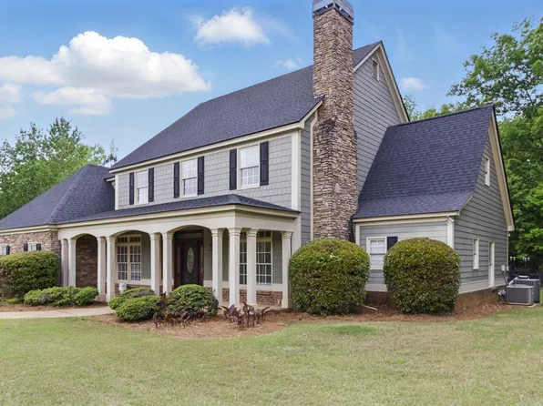 554 Lake Harding Dr, Hamilton, GA 31811