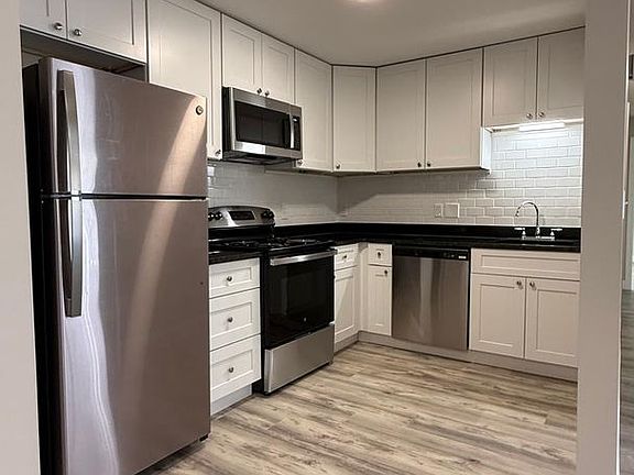 5th image of 310 Thompson Rd #433