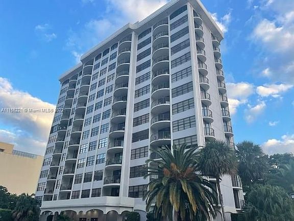 3rd image of 66 Valencia Ave Penthouse 1