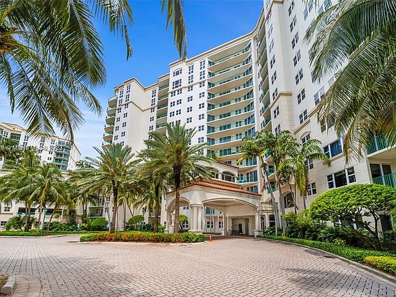 2nd image of 20000 Country Club Dr APT 516