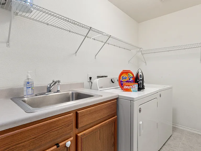 5406 Tomas Cir — Photo 33
