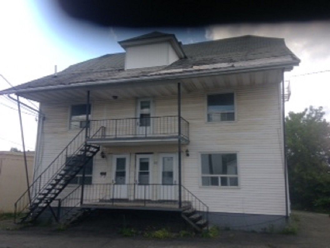 111 6th Ave APT 301, Madawaska, ME 04756 Zillow
