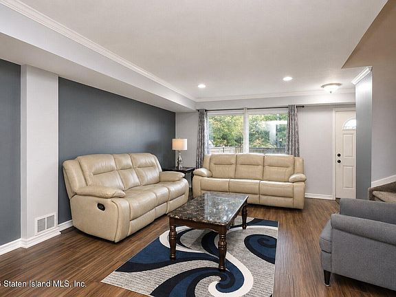 3rd image of 26 Alcott St