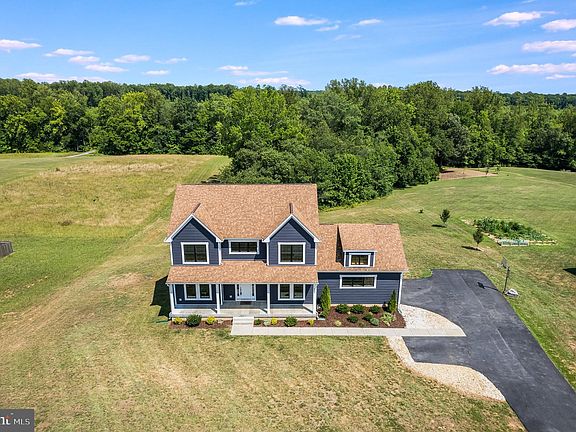 3rd image of 8829 Jennings Ln