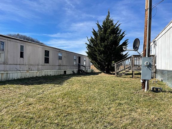 2nd image of 15586 Bishop Rd