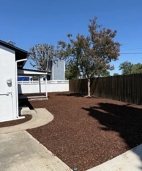 1424 Riverside Dr — Photo 45