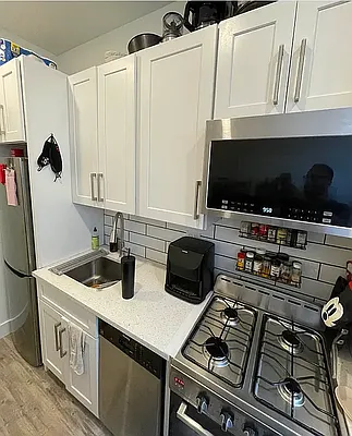 Rented by Pear NYC LLC | media 8