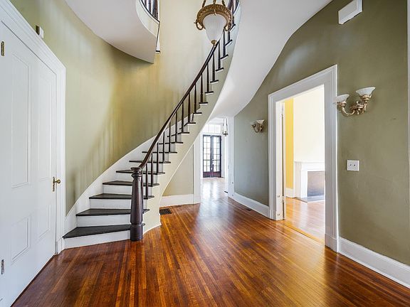 5th image of 1421 Harrison St