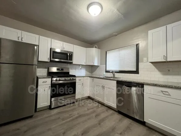 1119 E 39th Pl, Griffith, IN 46319
