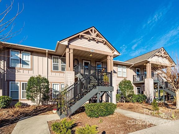 2nd image of 2104 Deermouse Way