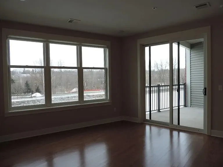 83 E Church St #111 — Photo 10