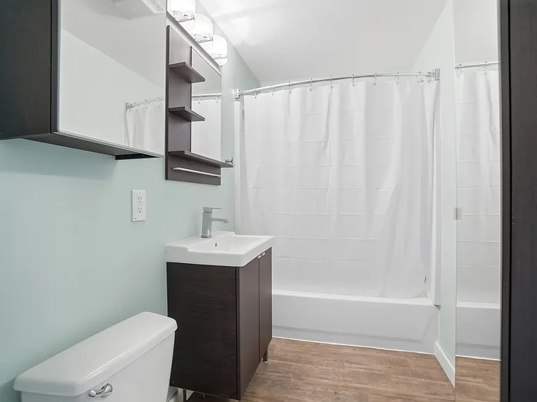 214 E Hudson St #212 — Photo 12
