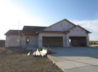 2705 20th St NW, Minot, ND 58703