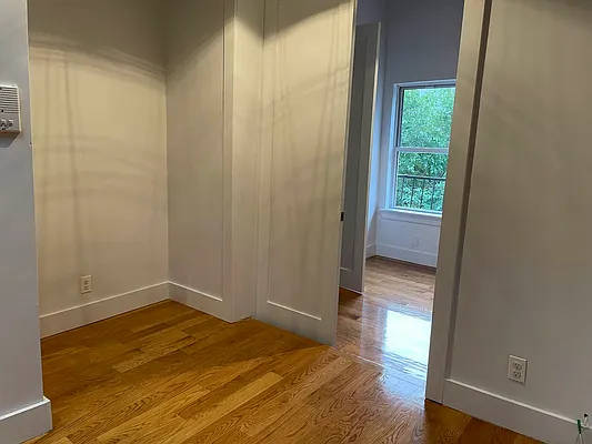 Rented by EXR | media 17