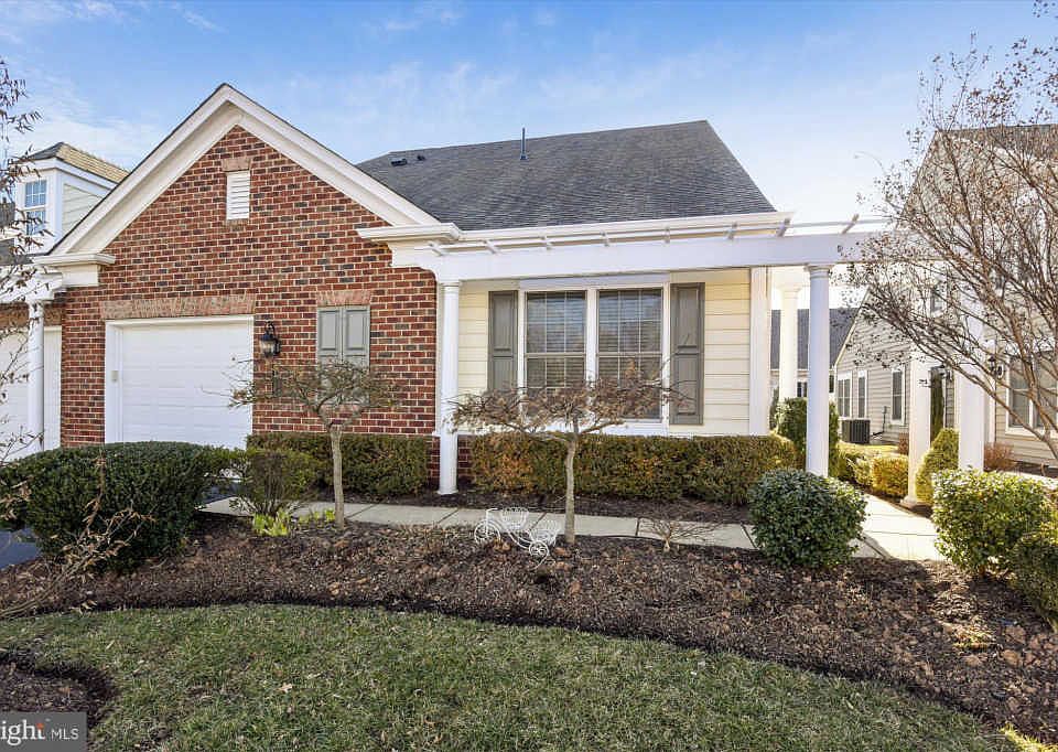 1st image of 44463 Maltese Falcon Sq