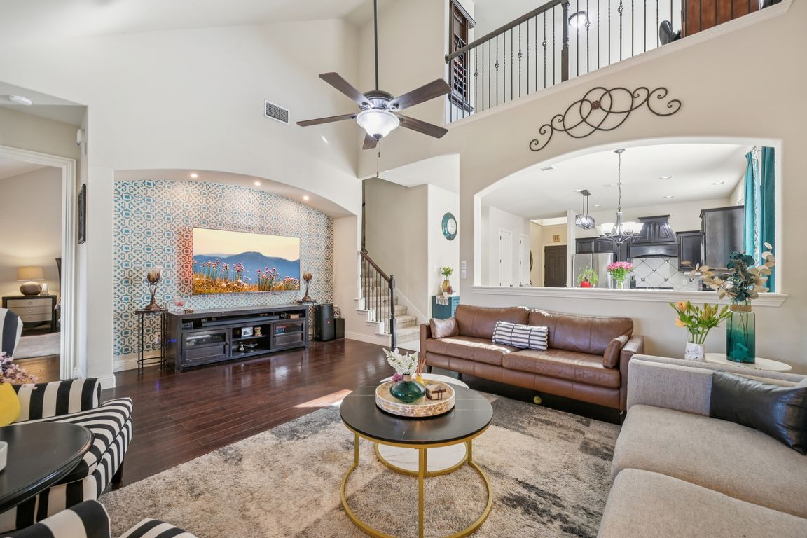 Whitehall Ct-S0811-008.jpg