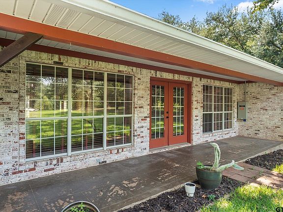4th image of 660 Private Road 5881