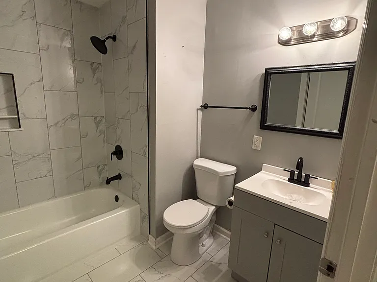 230 Hampton Ave — Photo 12